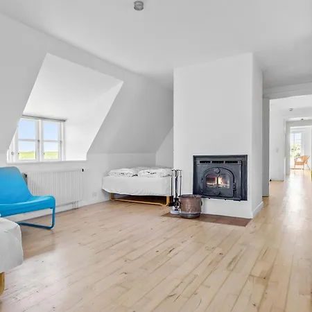 4 Bedroom Amazing In *